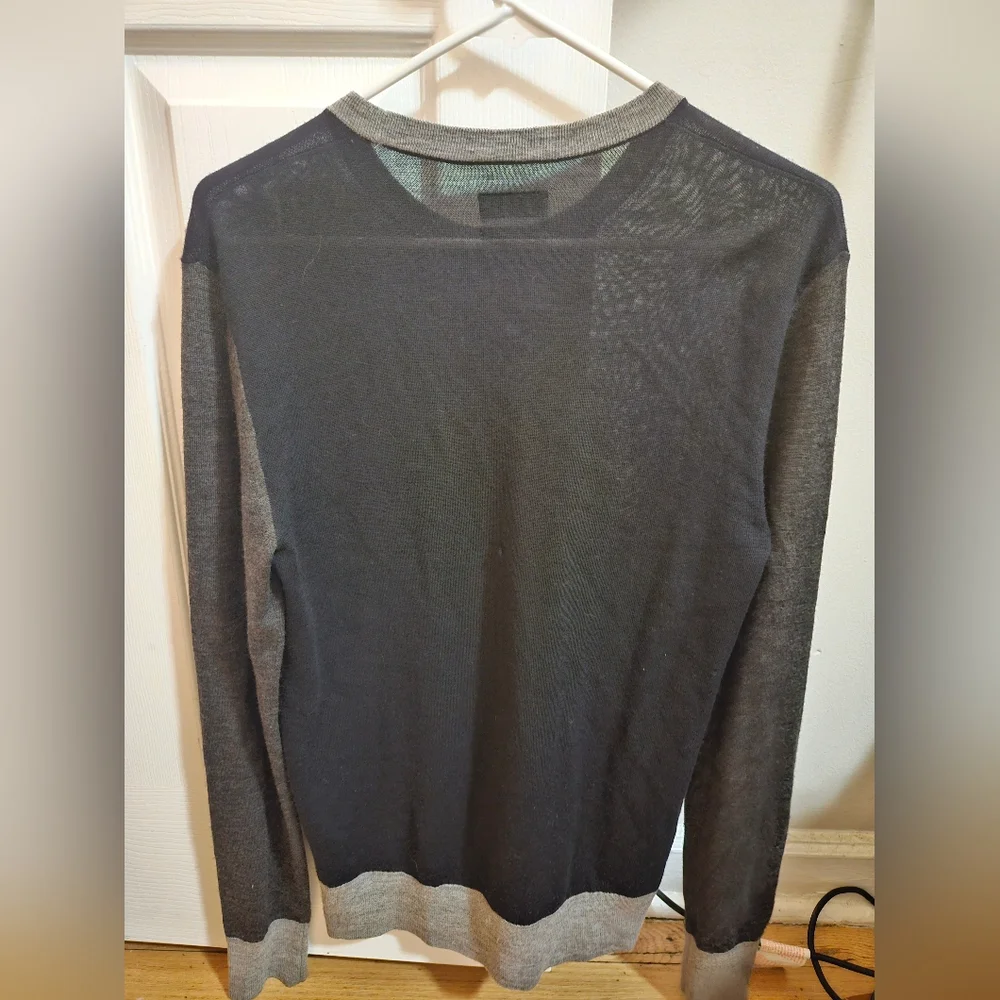100% Black Merino Wool Sweater - Picture 3 of 3